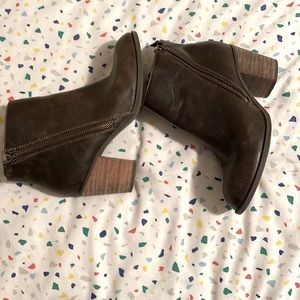 Ankle boots